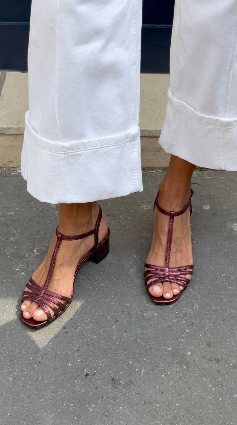 Lecce | Sandalias Doradas con Tacón Bajo - Glamour Sutil y Confort para Todo el Día
