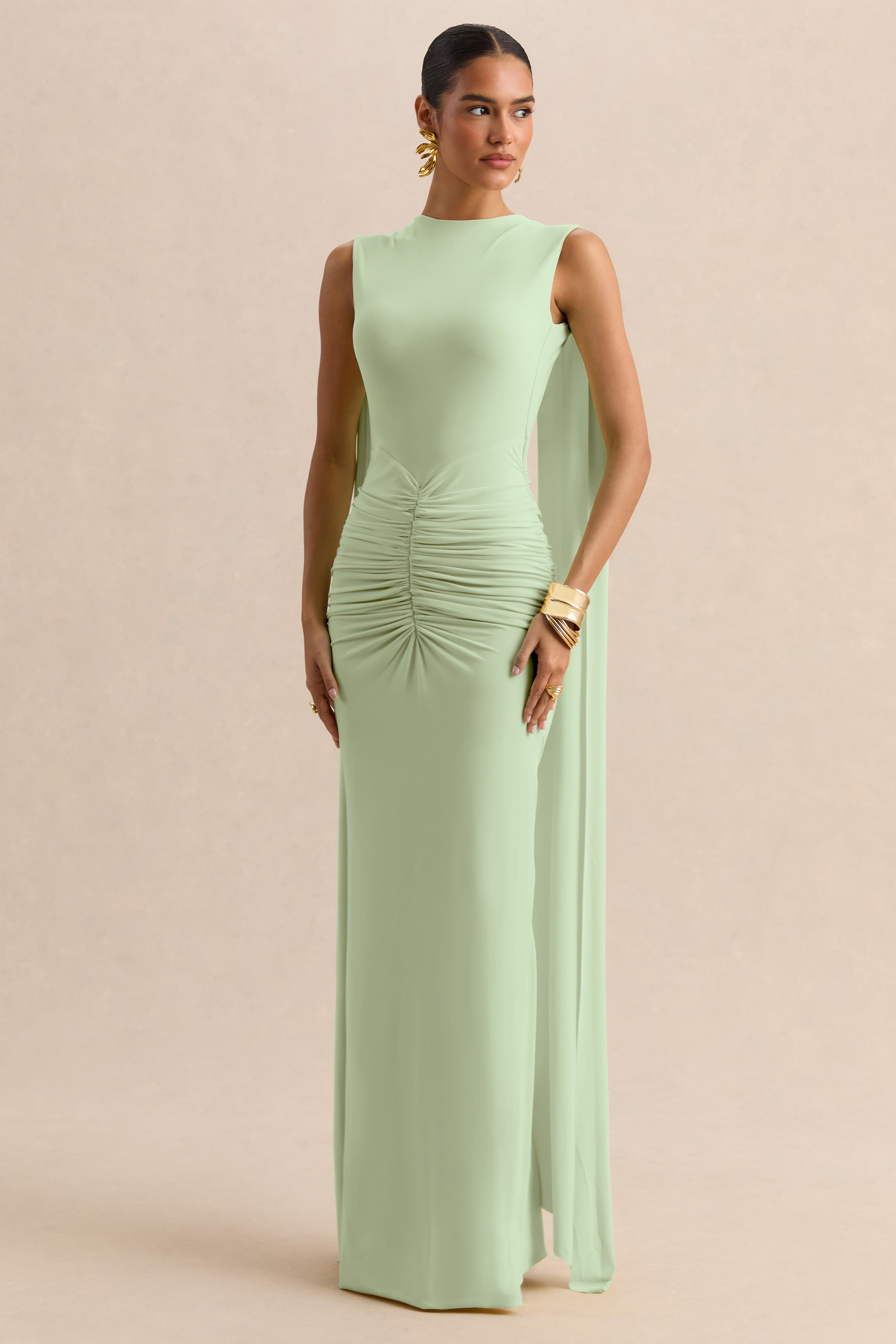 Vestido largo verde menta en tela Chantilly