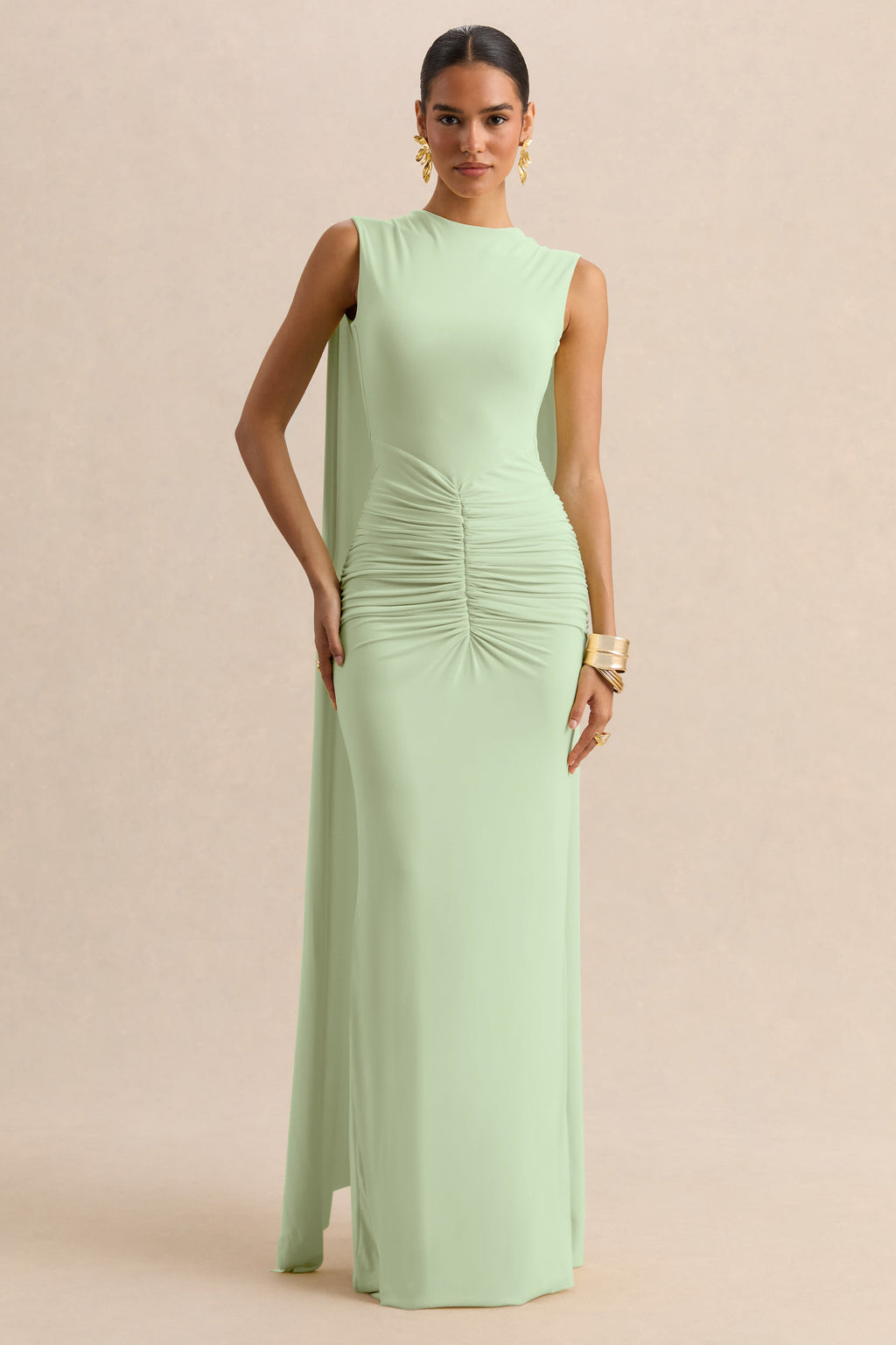 Vestido largo verde menta en tela Chantilly