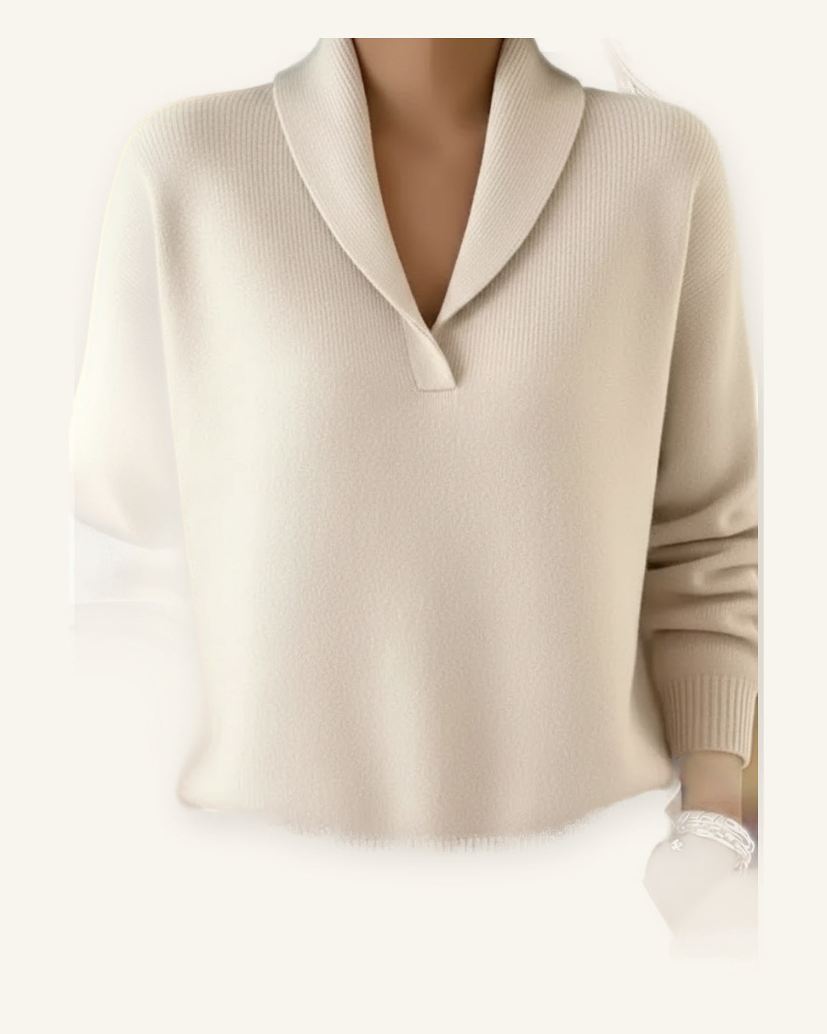 Salamanca | Jersey de punto elegante con cuello en V sobre fondo marfil