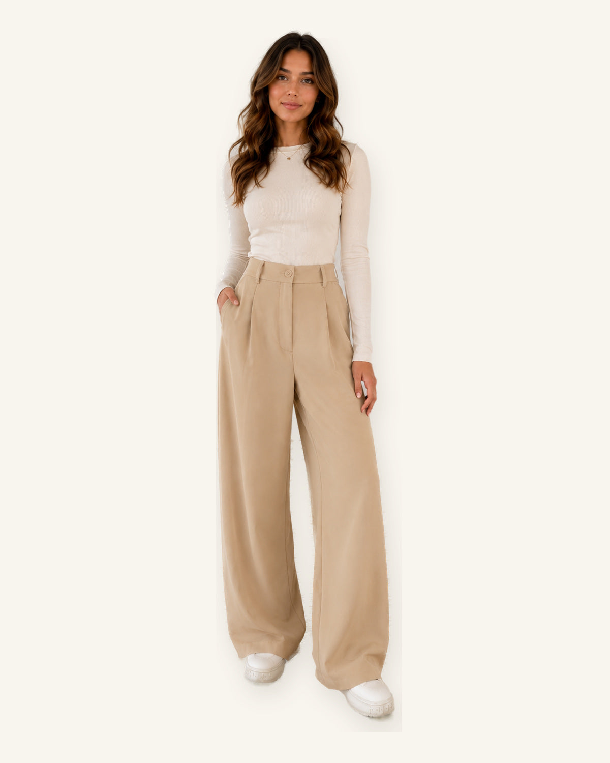 Turín | Pantalón Palazzo de Talle Alto y Corte Elegante sobre fondo marfil